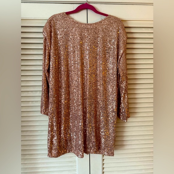 ASOS DESIGN OVERSIZE ROSE GOLD SEQUIN MINI DRESS IN MINT CONDITION US SIZE 4 - Picture 1 of 5